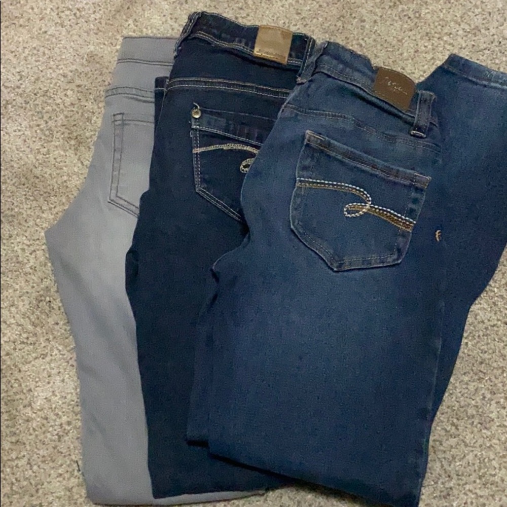 3 pairs of jeans